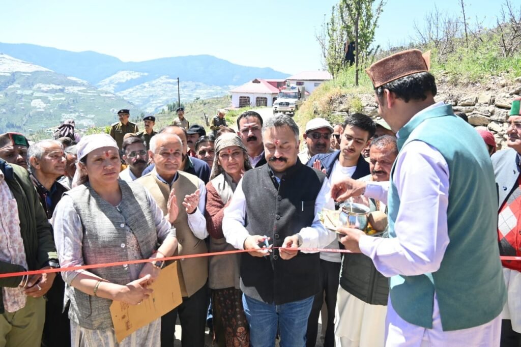 Shimla : शिक्षा मंत्री ने किया डिल्वी संपर्क मार्ग का लोकार्पण