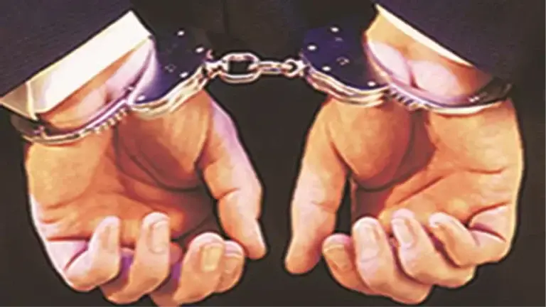 14_07_2022-arrested,_handcuffed_22891475