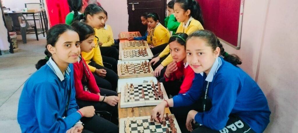 Rampur Bushahr: खेल प्रतियोगिता में यमुना सदन ने जीती फुटबॉल प्रतियोगिता