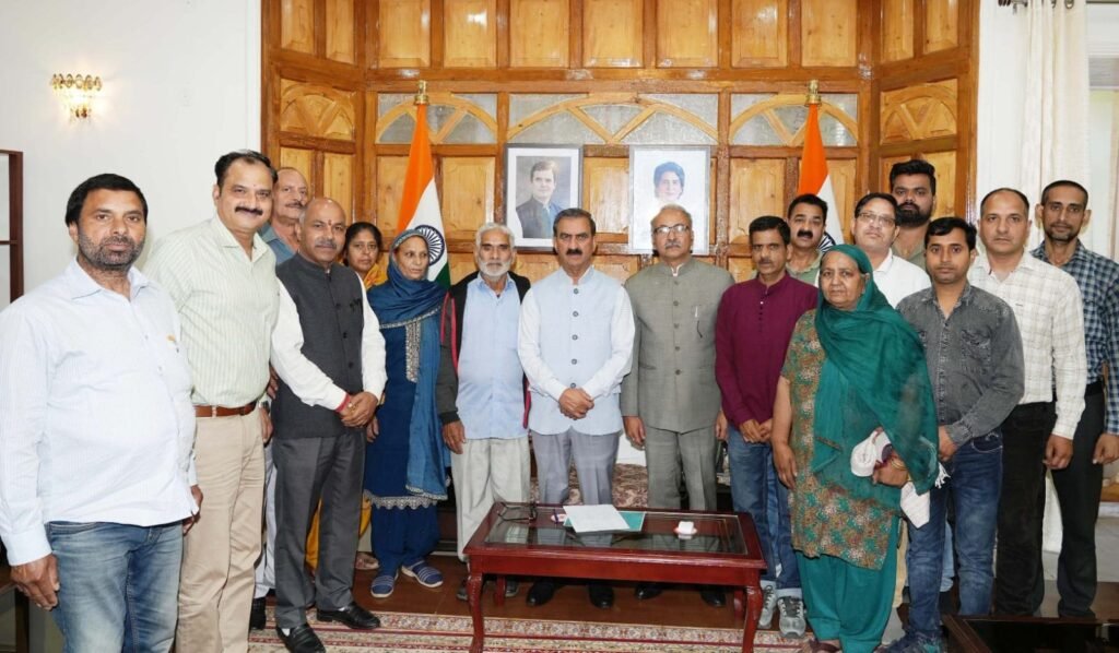 Shimla: ज़रूरतमंदों को राहत व सहायता प्रदान करने के लिए प्रदेश सरकार प्रतिबद्ध: मुख्यमंत्री