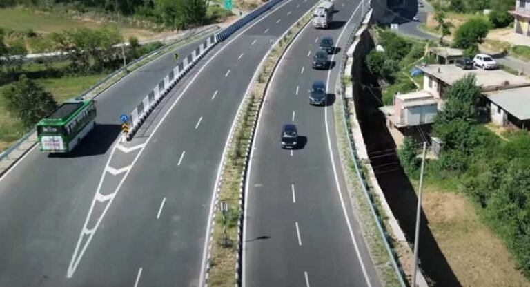 Mandi : किरतपुर-मनाली हाईवे पर 300 रुपये तक बढ़ा टोल टैक्स, पर्यटकों की जेब पर असर