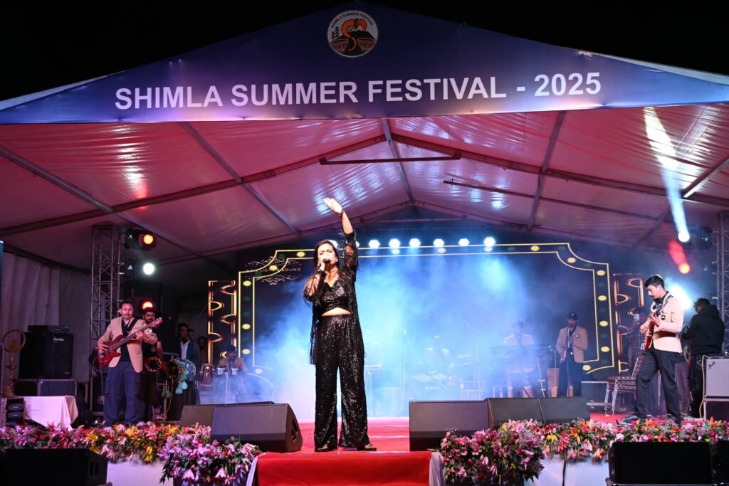 Shimla Summer Festival : निधि रस्तोगी रहीं मुख्य आकर्षण, लोक कलाकारों ने भी जमाया रंग