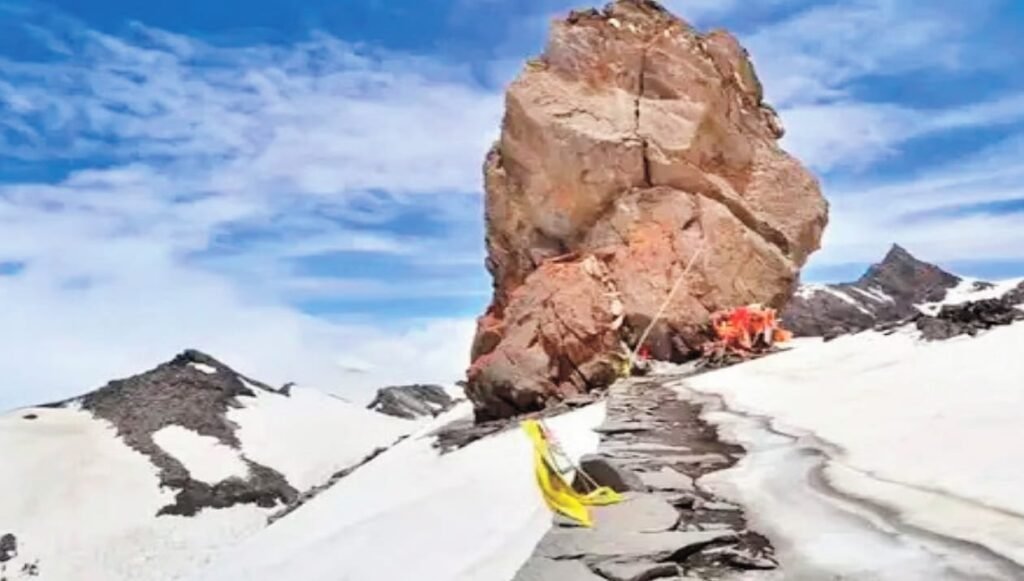 श्रीखंड महादेव यात्रा 2025: कठिन ट्रैक पर भक्तों ने शुरू किया आस्था का सफर
