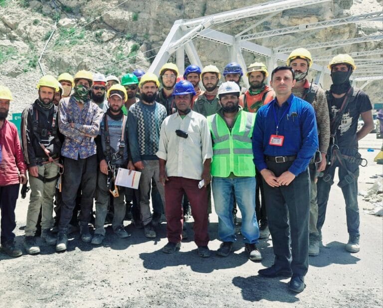 Kinnaur: सीमावर्ती क्षेत्र शिपकिला में श्रमिकों के लिए जागरूकता शिविर आयोजित