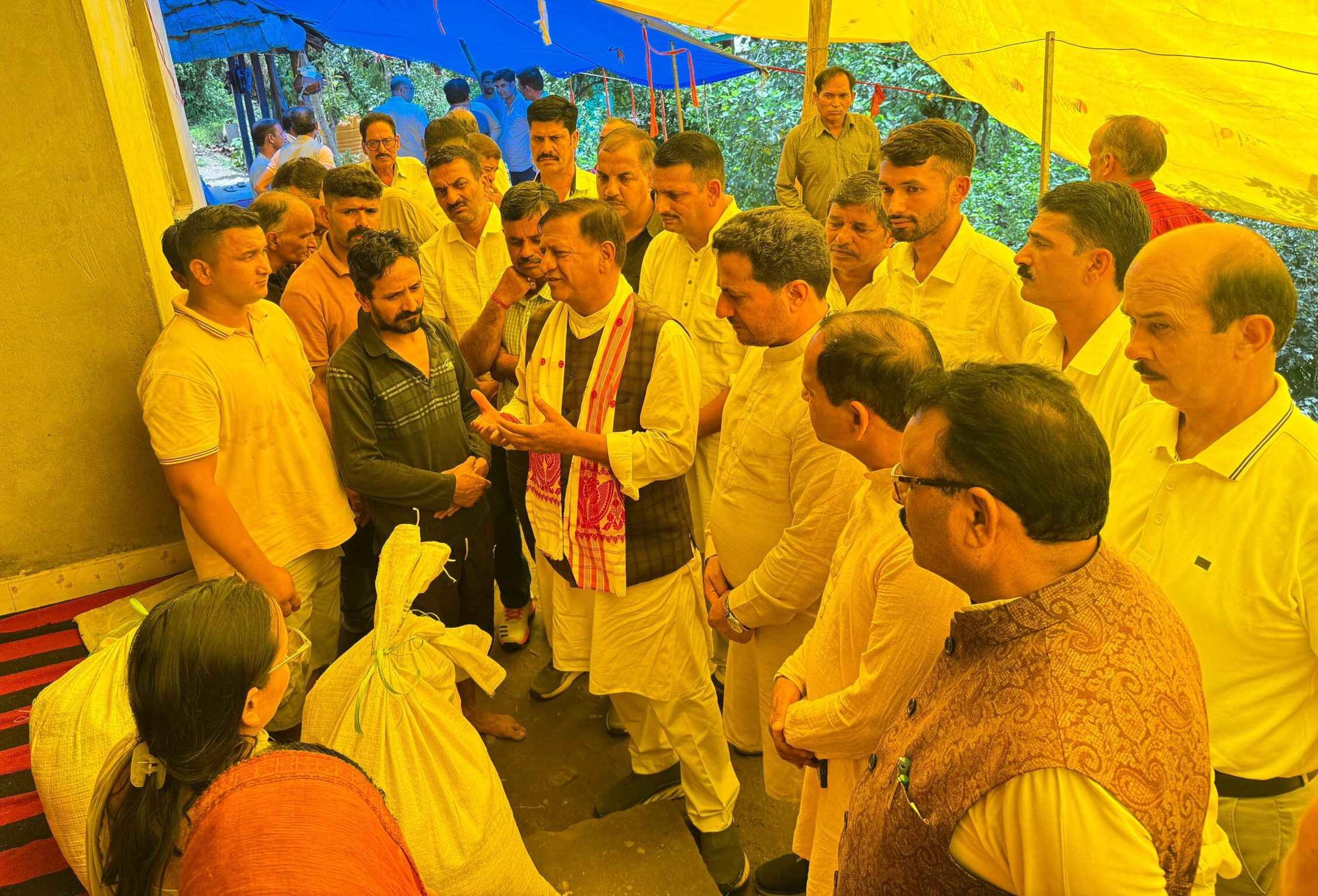 Mandi: भाजपा का सेवा संकल्प: 1000 बर्तन किट, बूथ स्तर पर कार्यकर्ताओं की भागीदारी