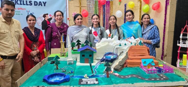 Rampur Bushahr: विश्व युवा कौशल दिवस पर तकलेच स्कूल में भव्य आयोजन, छात्रों ने दिखाया हुनर