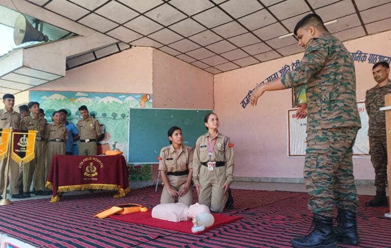 Nirmand: सेना चिकित्सा कोर व महाविद्यालय प्रशासन की साझा पहल पर स्वास्थ्य जागरूकता कार्यक्रम