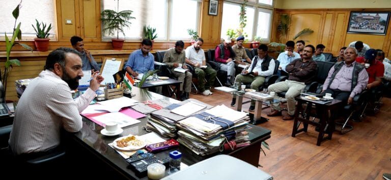 Kinnaur: युवाओं को नशे से दूर रखने के लिए प्रशासन व अभिभावकों की सहभागिता जरूरी: उपायुक्त किन्नौर