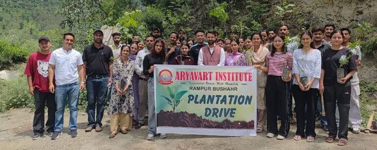 Rampur Bushahr: फैनीधार में आर्यावर्त सोसायटी ने चलाया वृक्षारोपण अभियान, छात्रों ने दिखाया उत्साह