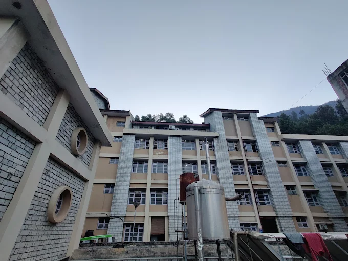 Rampur Bushahr: खनेरी अस्पताल में अल्ट्रासाउंड सुविधा ठप: सिर्फ गर्भवती महिलाओं को मिल रही राहत, बाकी मरीज बेहाल