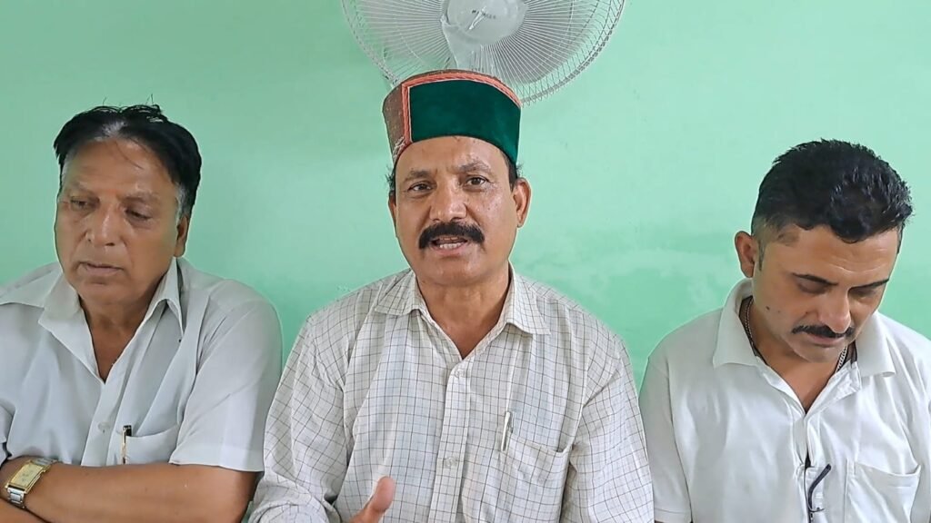 Rampur Bushahr: हिमाचल में मुजारे और शामलात भूमि पर रहने वालों को मालिकाना हक दे सरकार