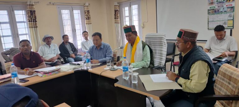 Rampur Bushahr: राजस्व मंत्री जगत सिंह नेगी ने पूह में वनाधिकार अधिनियम 2006 पर दी विस्तृत जानकारी