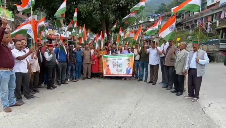 Rampur Bushahr: भाजपा मंडल रामपुर व सराहन ने निकाली तिरंगा सम्मान यात्रा