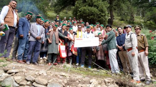 Kinnaur: राजस्व मंत्री ने कल्पा में पौधारोपण अभियान का शुभारंभ किया