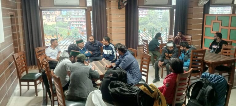 बिथल हादसा: विधायक नंदलाल बने यात्रियों का सहारा