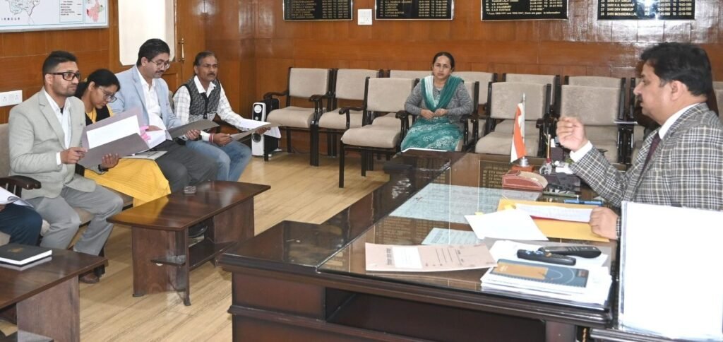 Shimla : दिव्यांगजनों के घरों का औचक निरीक्षण होगा, अधिकारियों को उपायुक्त ने दिए निर्देश