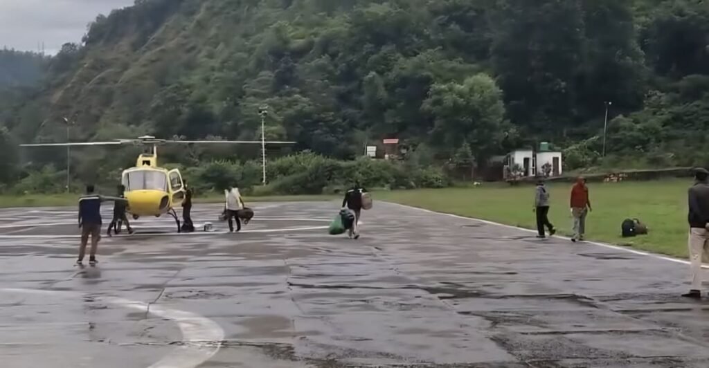 Chamba: मणिमहेश यात्रा: चंबा प्रशासन ने 500 श्रद्धालुओं को सुरक्षित निकाला, 35 बीमार और बुजुर्ग श्रद्धालु हेलीकॉप्टर से रेस्क्यू