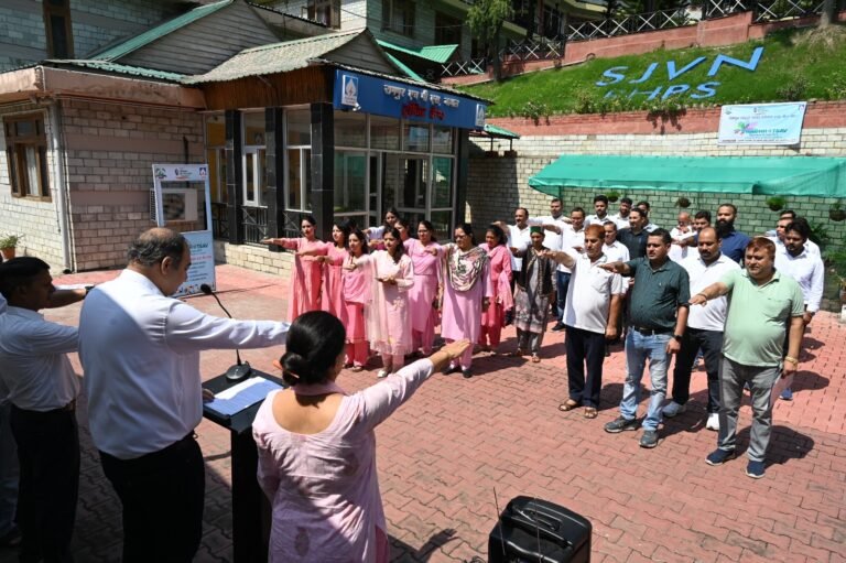 Rampur Bushahr: रामपुर परियोजना ने “स्वच्छता ही सेवा पखवाड़ा 2025” की शुरुआत की