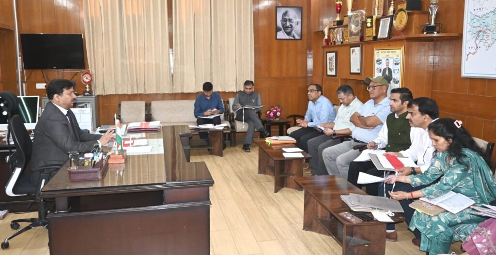 Shimla: शिमला जिला में 55,000 से अधिक संदिग्ध राशन कार्ड की जांच, उपायुक्त ने दिए सार्वजनिक वितरण प्रणाली सुधारने के निर्देश