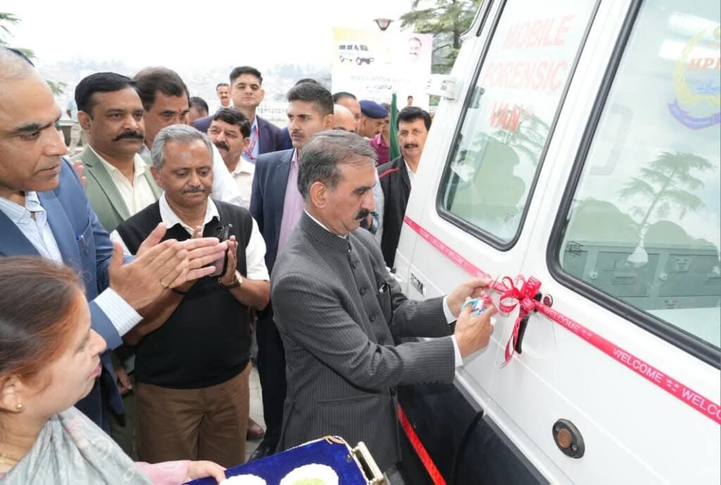 Shimla: हिमाचल में अपराध जांच को नई दिशा: मुख्यमंत्री सुक्खू ने रवाना की छह अत्याधुनिक मोबाइल फोरेंसिक वैन