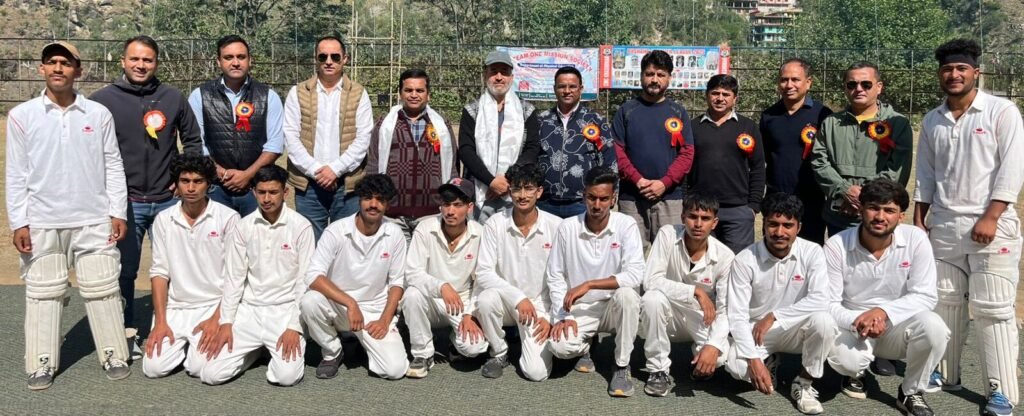 Rampur Bushahr: अंतर महाविद्यालय क्रिकेट प्रतियोगता के पहले मैच में सीमा ने निरमंड महाविद्यालय को हराया
