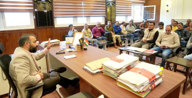 Kinnaur: राज्य स्तरीय किन्नौर महोत्सव-2025 के सफल आयोजन के लिए तैयारी बैठक सम्पन्न