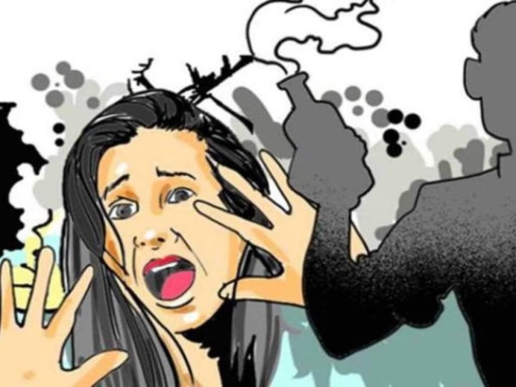Mandi News : हैवानियत की हदें पार; पति ने पत्नी पर तेजाब फेंका, फिर पहली मंजिल से धक्का दिया