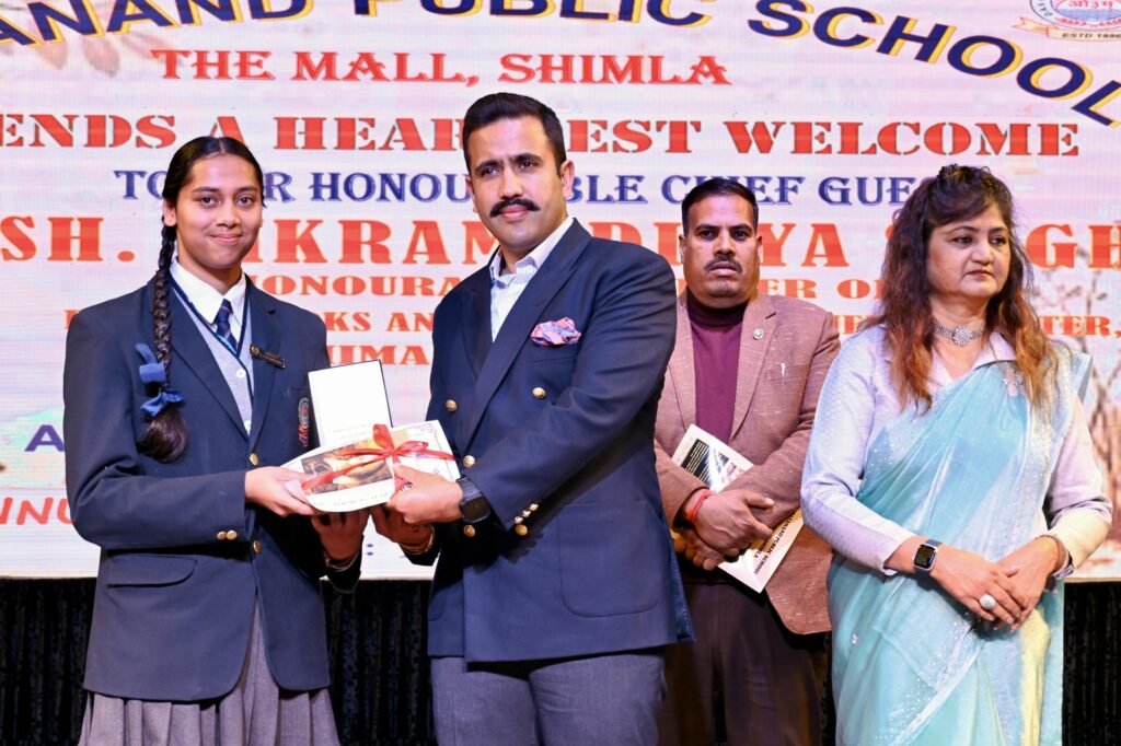 Shimla: शिक्षा व्यक्तित्व विकास और समाज की बेहतरी की कुंजी है: विक्रमादित्य सिंह