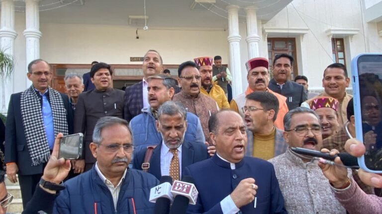 Dharamshala: विधायक निधि रोक और भ्रष्टाचार पर विधानसभा में जयराम ठाकुर का हमला, BJP ने किया वॉकआउट