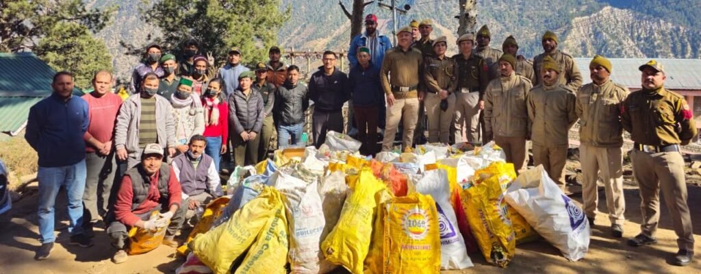 Kinnaur: रिकांग पिओ में स्वच्छता अभियान: एसडीएम कल्पा अमित कल्थाईक ने किया जागरूकता का आह्वान