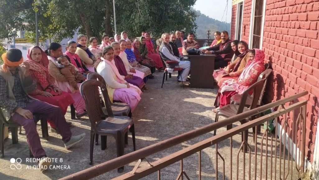 Mandi: मंडी जिला की सभी 555 पंचायतों में नशा निवारण समितियों की बैठकें, उपायुक्त ने नशामुक्ति में सहयोग का किया आह्वान
