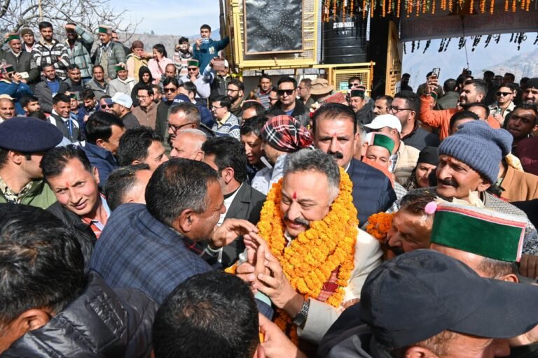 Shimla: झडग में 54 वर्षों बाद आयोजित शांत महायज्ञ में शिक्षा मंत्री रोहित ठाकुर हुए शामिल