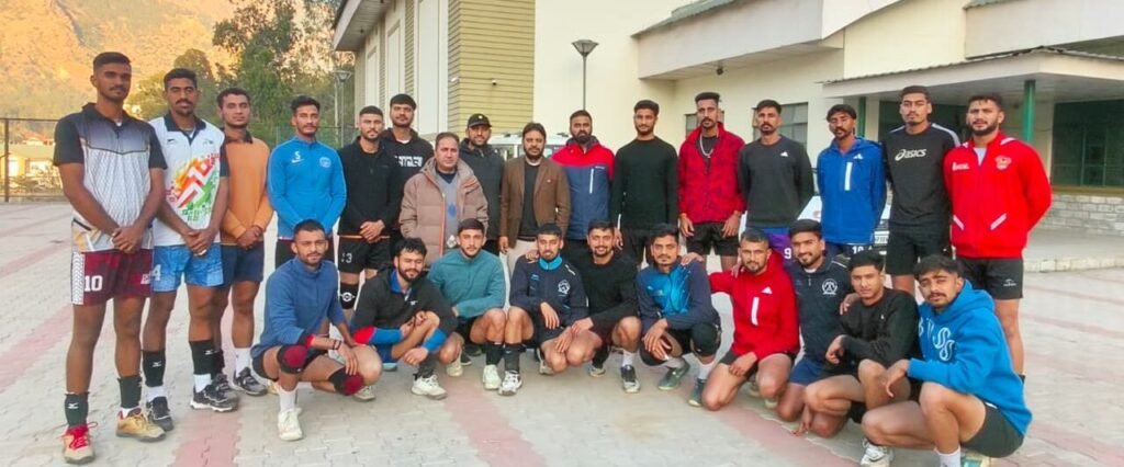 Rampur Bushahr: रामपुर के दत्तनगर में होगा प्रदेश वॉलीबॉल टीम का चयन, सीनियर नेशनल के लिए प्रशिक्षण शिविर शुरू