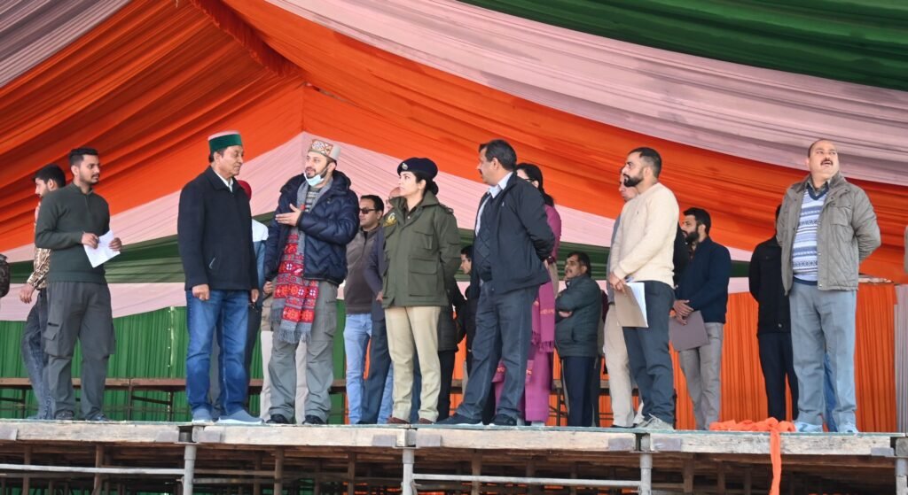Mandi:आत्मनिर्भर हिमाचल जन संकल्प सम्मेलन की तैयारियां तेज, मंत्री जगत नेगी ने पड्डल मैदान का किया निरीक्षण