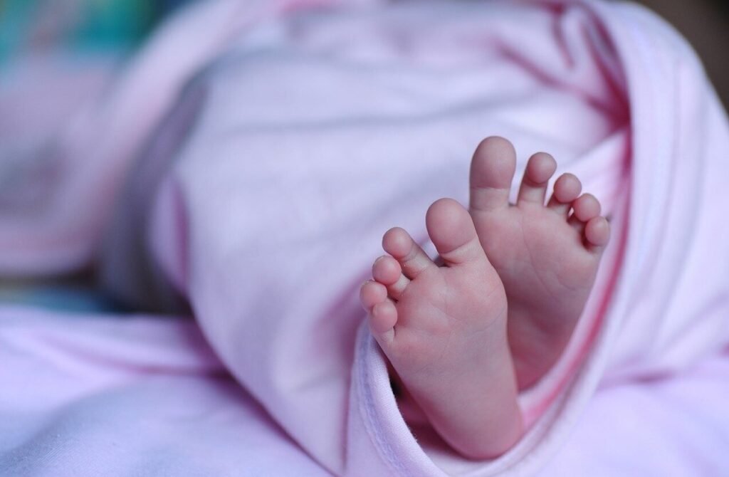 Mandi : घर के आंगन में खेल रही पौने तीन साल की बच्ची की टब में डूबने से मौत