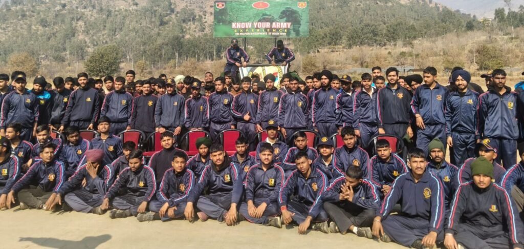 Rampur Bushahr: एनसीसी हिम ट्रेक कैंप: कैडेट्स ने 11 महार रेजिमेंट में लिया सैन्य प्रशिक्षण
