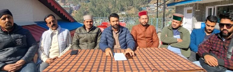 Kinnuar: व्यवस्था परिवर्तन के दावे फेल: एचपीएमसी रामपुर में खाद और टीएसओ का गंभीर संकट, बागवान परेशान – कौल सिंह नेगी