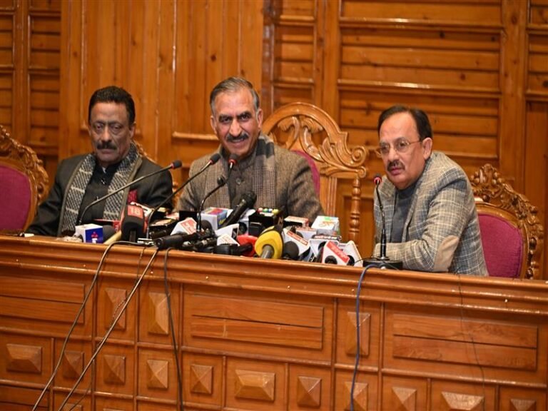 Shimla: मुख्यमंत्री का भाजपा पर हमला, सर्वदलीय बैठक से वॉकआउट की निंदा