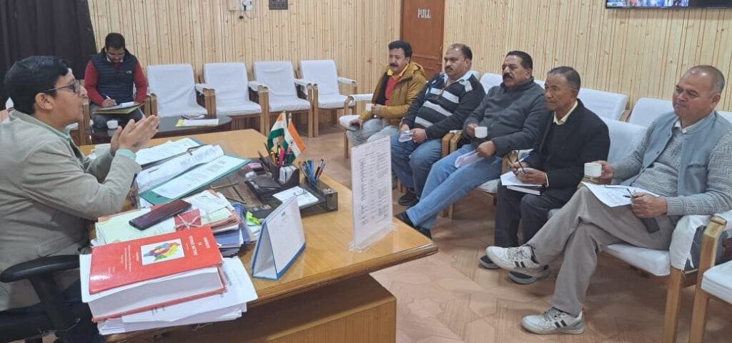 रामपुर के प्रमुख मेलों पर कॉफी टेबल बुक प्रकाशित होगी, एसडीएम हर्ष अमरेन्द्र सिंह की अध्यक्षता में बैठक