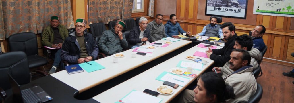 Kinnaur: उपायुक्त किन्नौर ने जिला स्तरीय एचपीवी वैक्सीन और राष्ट्रीय कृमि मुक्ति अभियान पर बैठक की