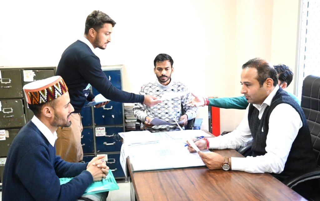 Mandi Rojgar Mela 2026 : 160 युवाओं का चयन, 36,500 तक वेतन के ऑफर