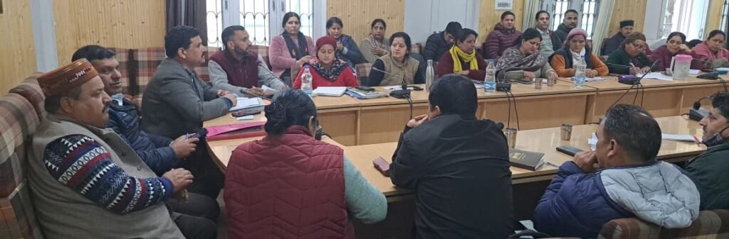 Rampur Bushahr: रामपुर बुशहर में पंचायत सचिवों का प्रशिक्षण, 28 मार्च तक मतदाता सूची सुधार का मौका