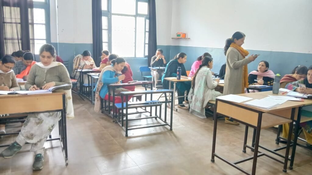 Rampur Bushahr: स्प्रिंगडेल स्कूल खनेरी में शिक्षकों के लिए कार्यशाला, छात्रों के स्वास्थ्य व समग्र विकास पर जोर