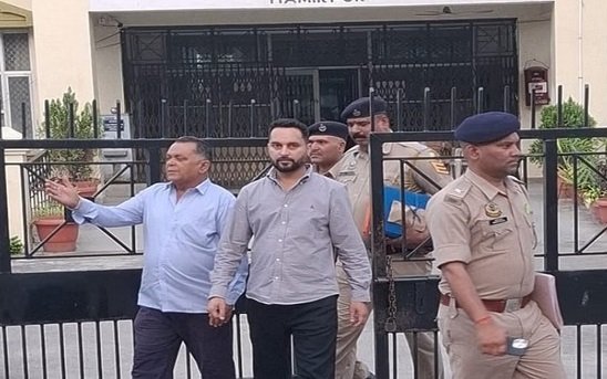 Illegal Mining Case: हमीरपुर के विधायक आशीष शर्मा के चाचा और भाई गिरफ्तार, कोर्ट में किया सरेंडर