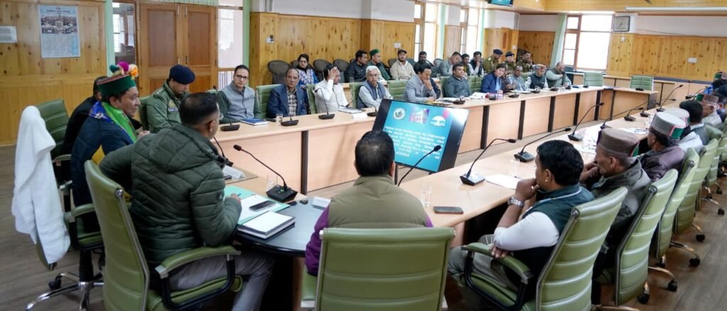 Kinnaur: किन्नौर में साडा बैठक: कचरा प्रबंधन, ट्रैफिक और पर्यटन विकास पर सख्त निर्देश