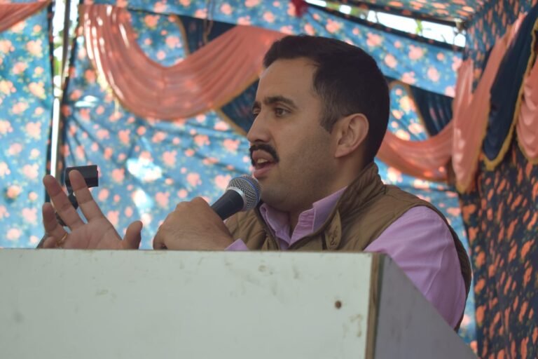 Shimla : मंत्री आपके द्वार कार्यक्रम में 17 समस्याओं का समाधान, मंड्यालू पंचायत में विकास पर जोर