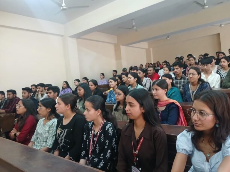 Rampur Bushahr: रामपुर महाविद्यालय में यूजीसी नेट/सेट एवं प्रतियोगी परीक्षाओं की तैयारी हेतु विशेष कोचिंग शुरू