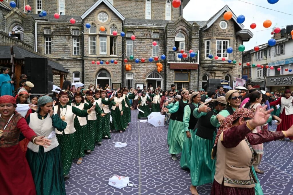 Summer Festival: अंतर्राष्ट्रीय शिमला ग्रीष्मोत्सव-2026: महा नाटी में 320 महिलाओं ने दिया नशामुक्ति और महिला सम्मान का संदेश