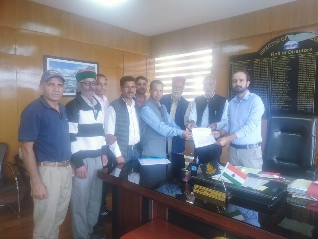 Shimla: मिल्क फेडरेशन के एमडी से मिला दूध उत्पादकों का प्रतिनिधिमंडल, सौंपा 11 सूत्रीय मांग पत्र