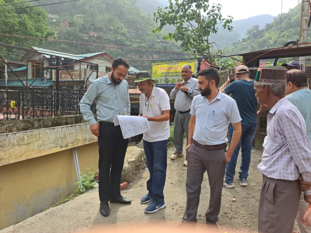 Rampur Bushahr: एनएच की जमीन पर 99 कब्जे चिह्नित, एक सप्ताह में हटाने का अल्टीमेटम